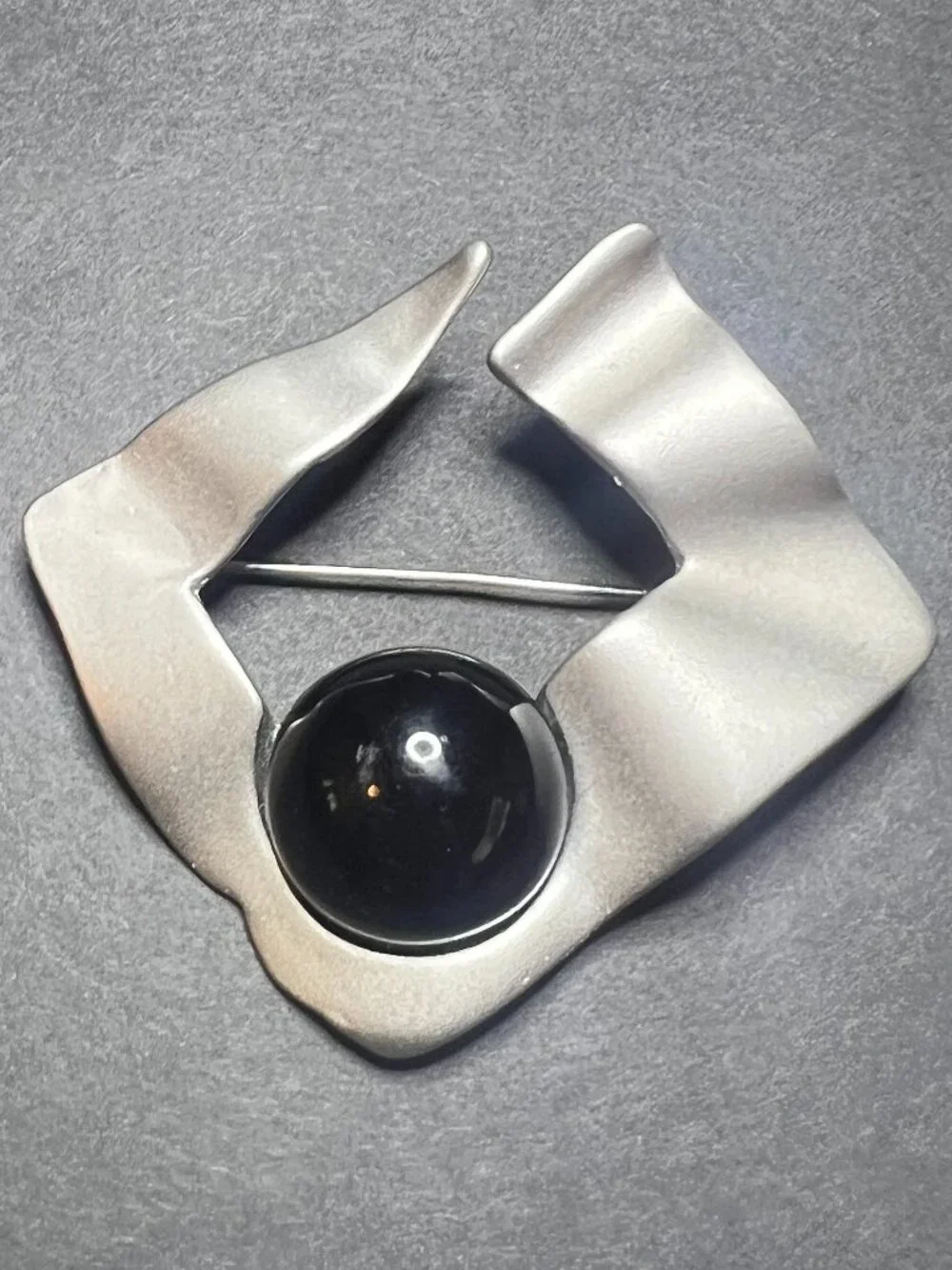 VTG 1980s Abstract Modernist Silver Tone Black Onyx Cabachon Brutalist Brooch